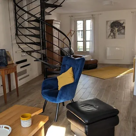 Holiday home Maison De Charme Isle Sur La Sorgue
